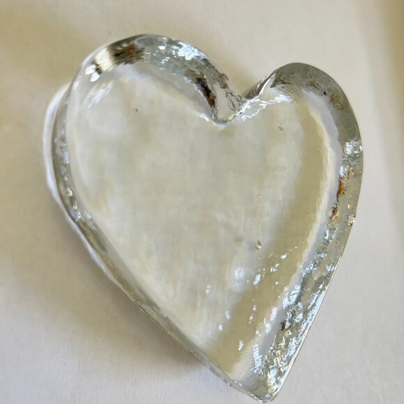Vintage Paperweight Clear Heart Shaped Art Glass /crystal Flat Back Heavy - Picture 9 of 11